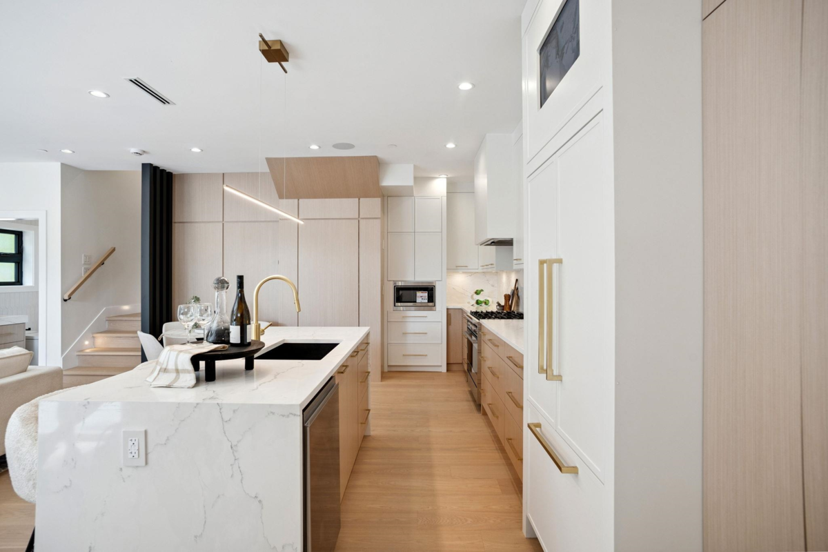 Guest Bathroom Photo of 2307 E 3rd Avenue, Vancouver, BC