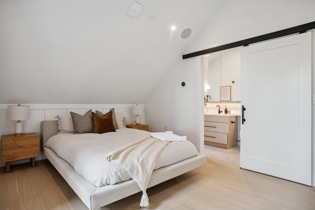 Hallway Photo of 2307 E 3rd Avenue, Vancouver, BC