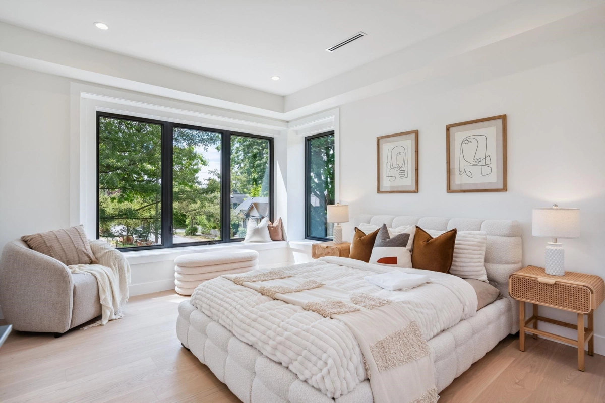 Powder Room Photo of 2307 E 3rd Avenue, Vancouver, BC