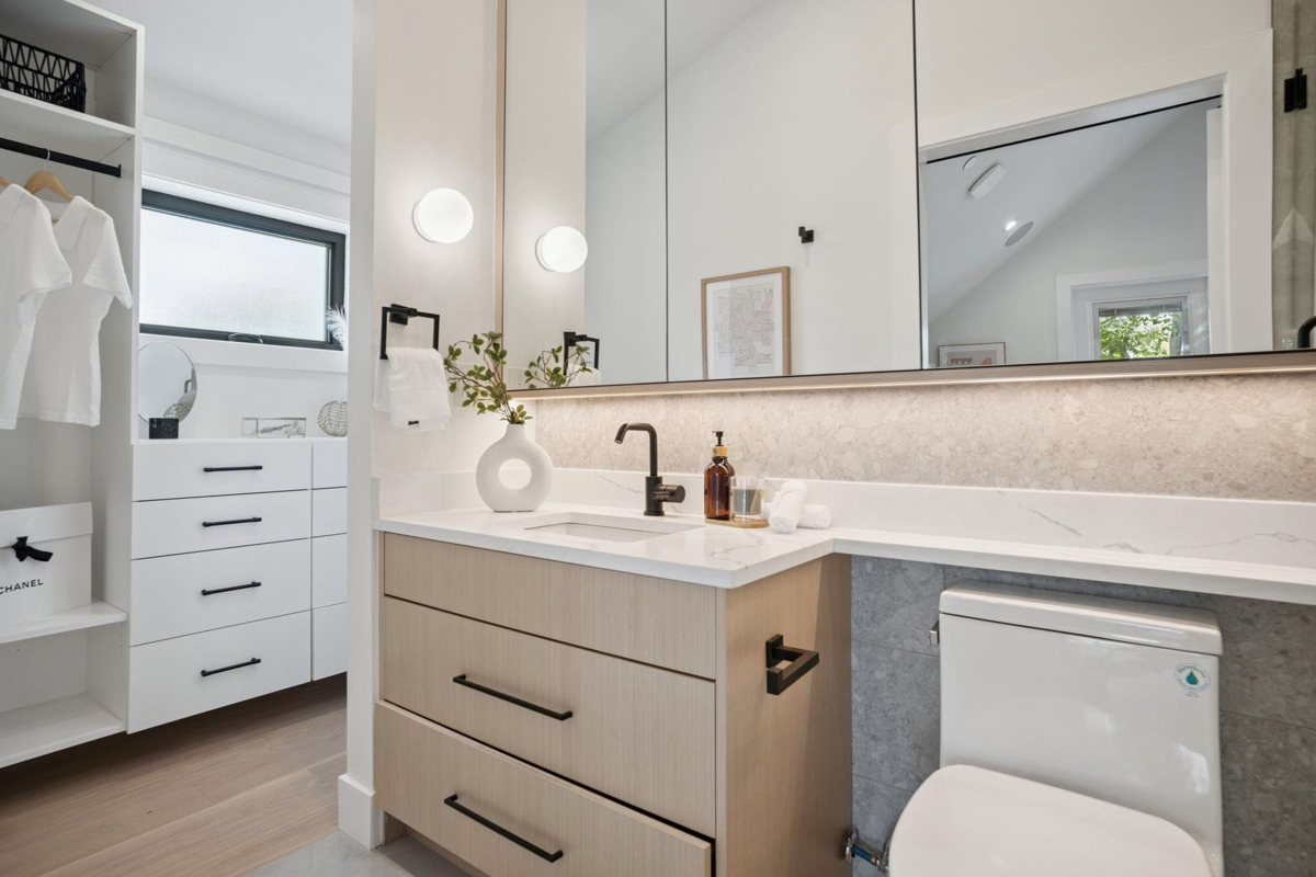 Staircase Photo of 2307 E 3rd Avenue, Vancouver, BC