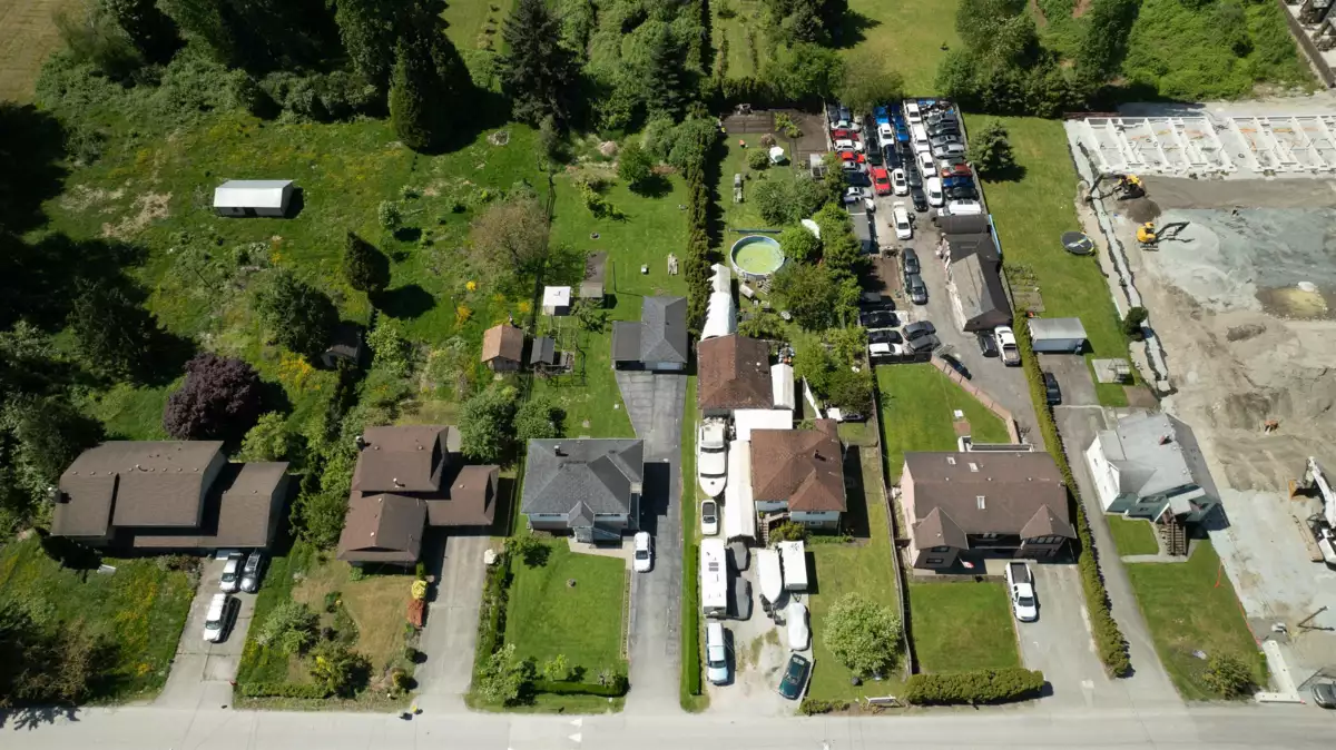 Walk-In Closet Photo of 4531 Boundary Road, Richmond, BC
