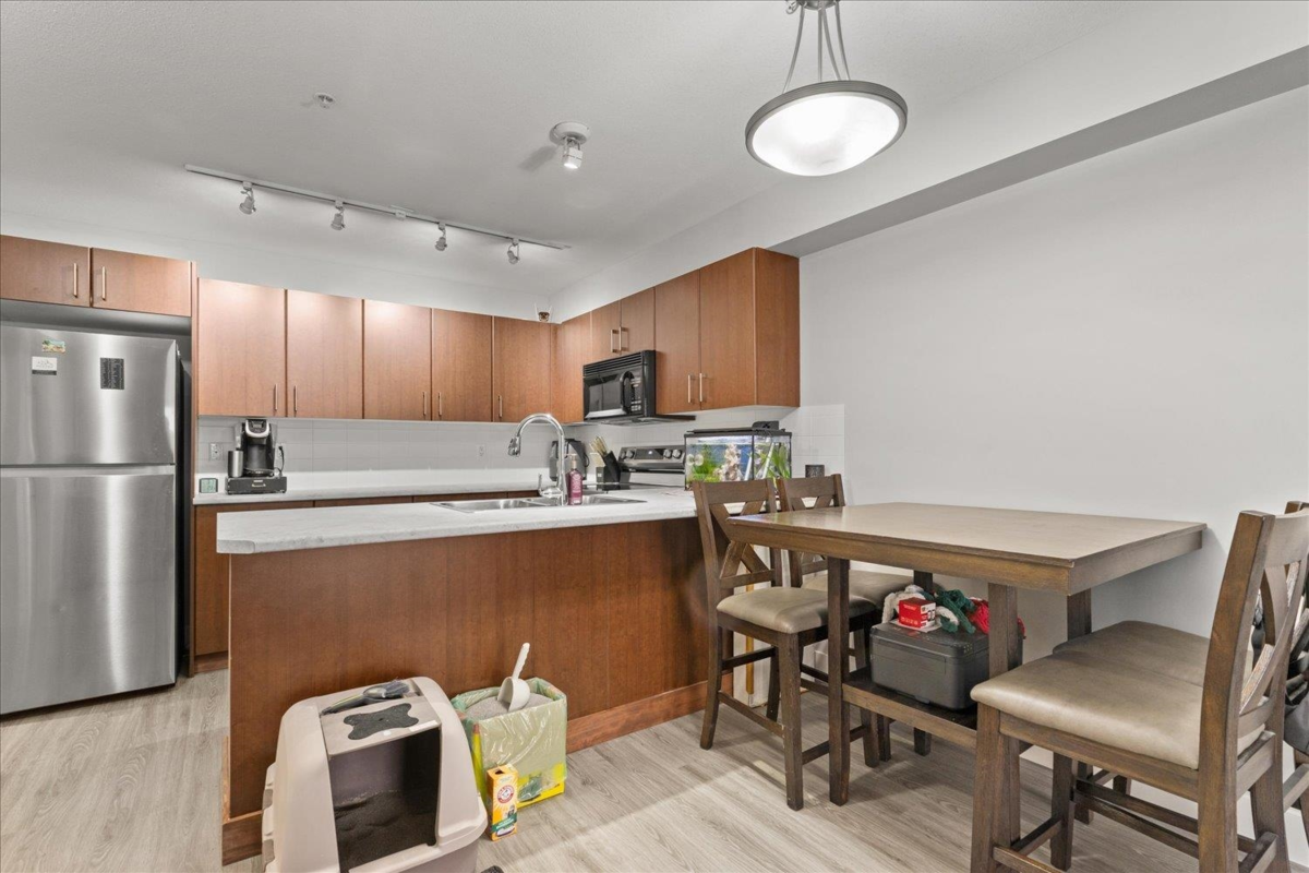 Breakfast Nook Photo of 101 45555 Yale Road, Chilliwack, BC