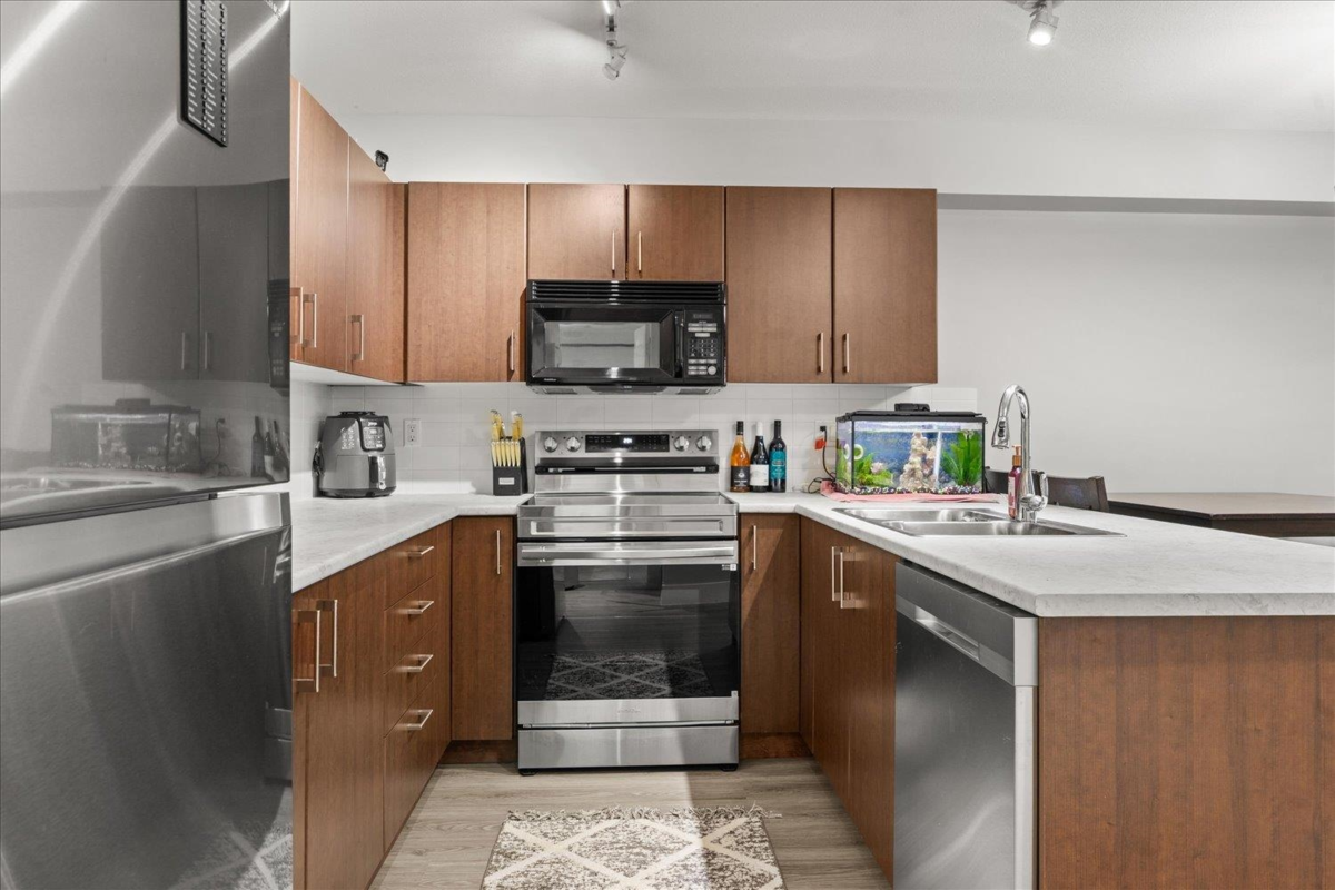 Dining Area Photo of 101 45555 Yale Road, Chilliwack, BC