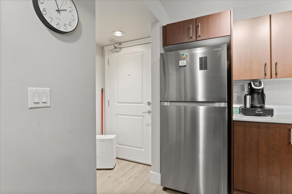 Family Room Photo of 101 45555 Yale Road, Chilliwack, BC