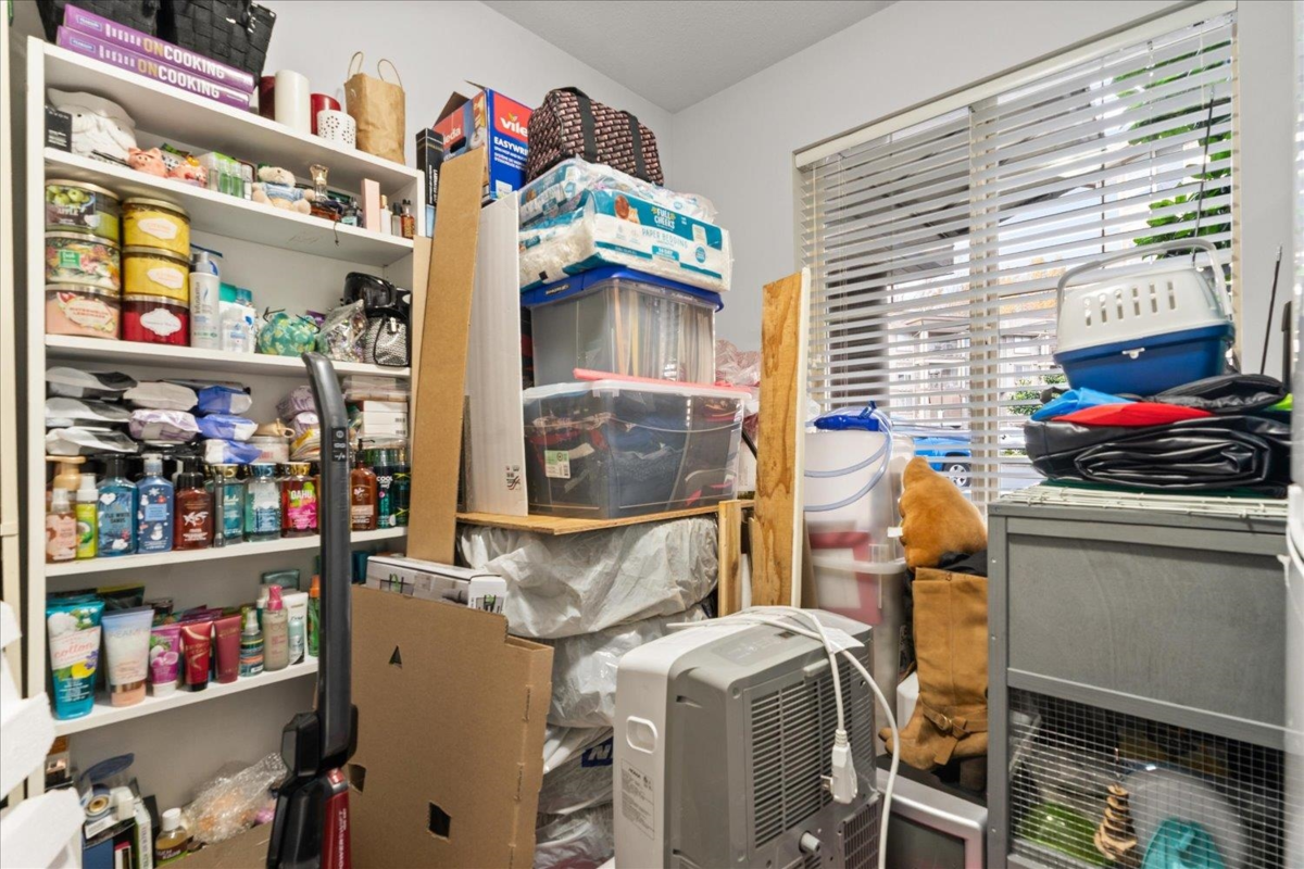 Mudroom Photo of 101 45555 Yale Road, Chilliwack, BC