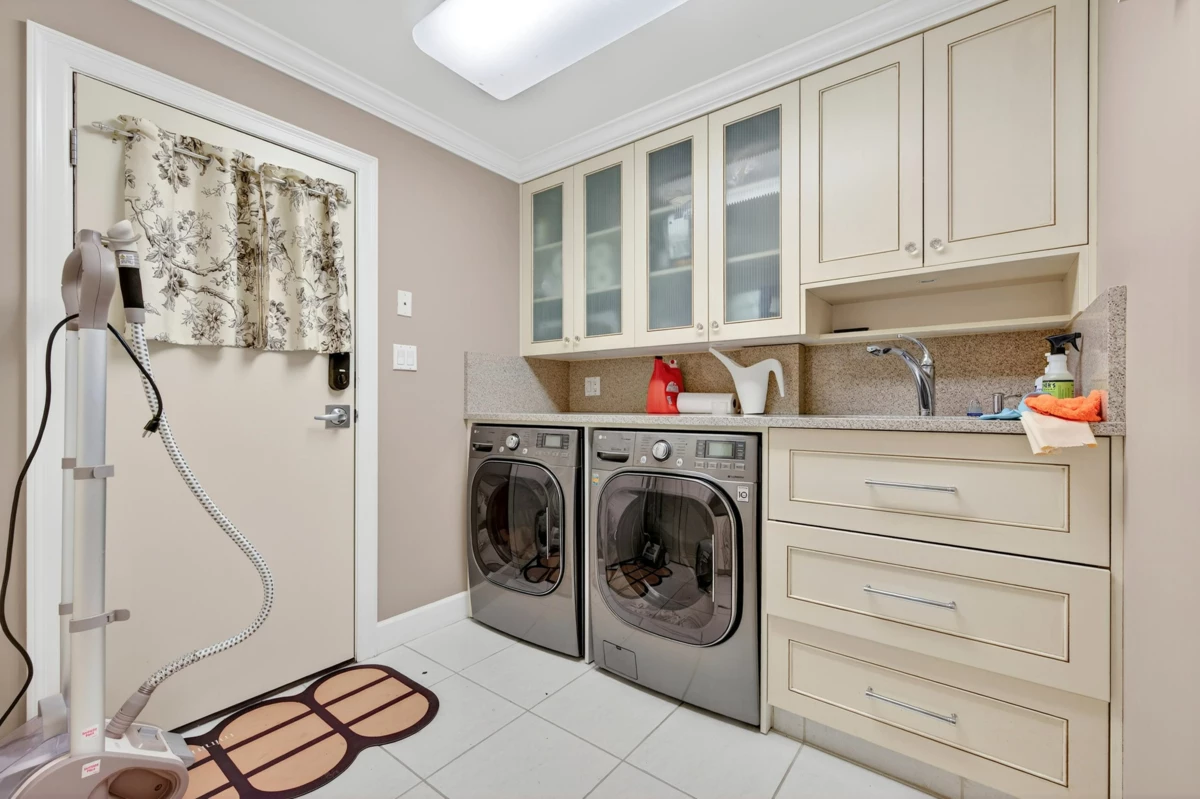 Mudroom Photo of 5891 Laurelwood Court, Richmond, BC