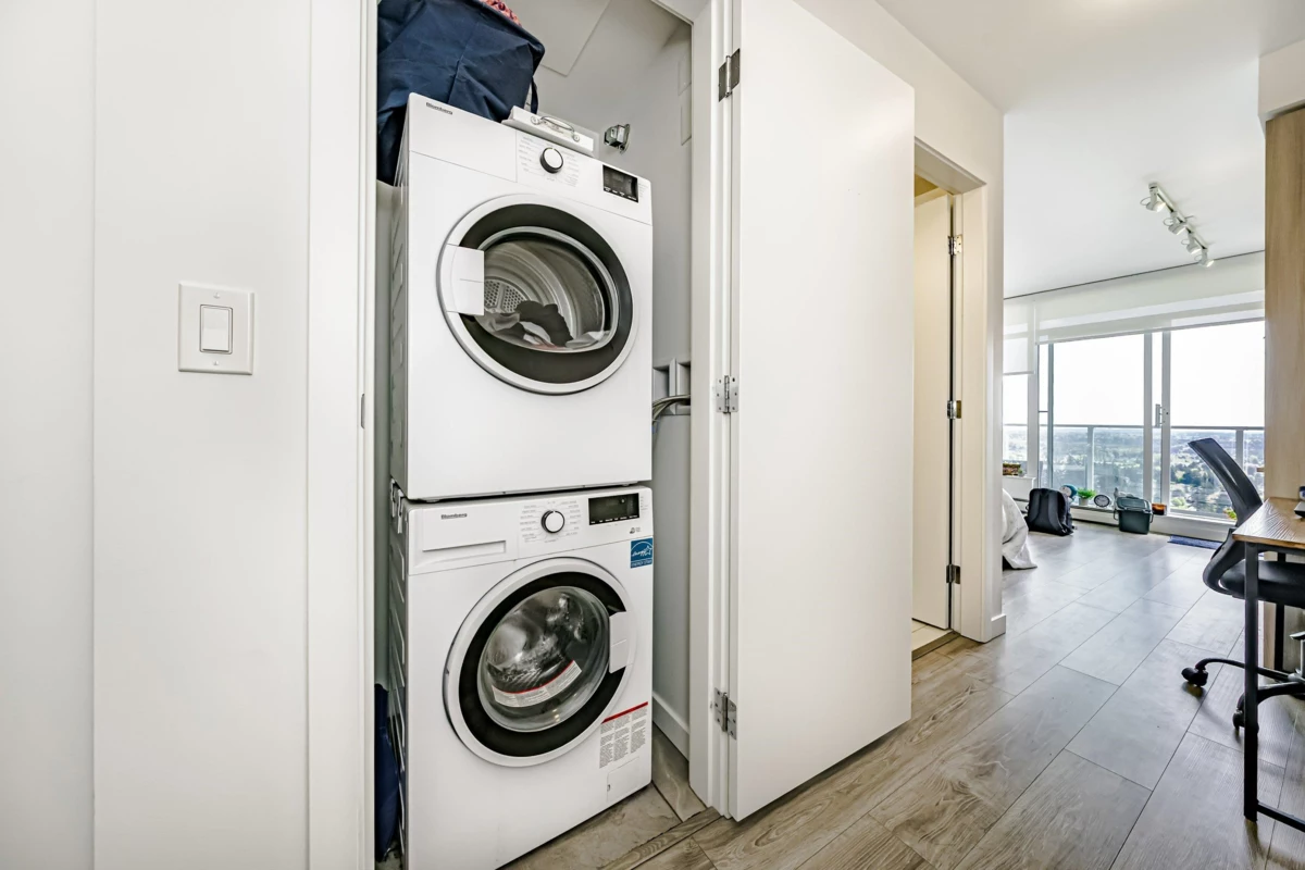 Kitchen Island Photo of 2809 13350 Central Avenue, Surrey, BC