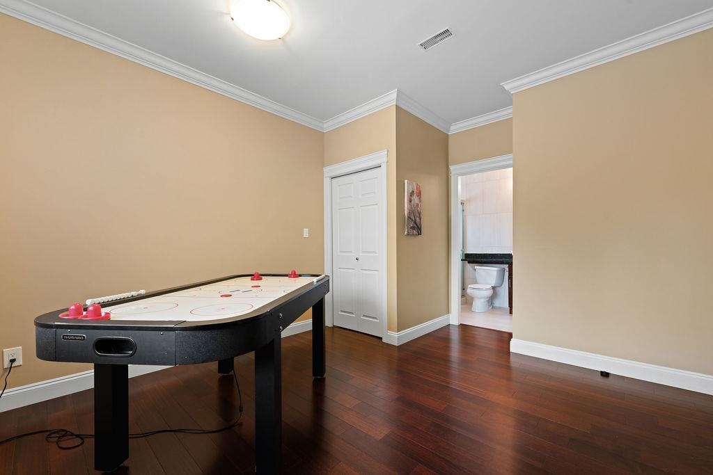 Hallway Photo of 9200 Saunders Road, Richmond, BC