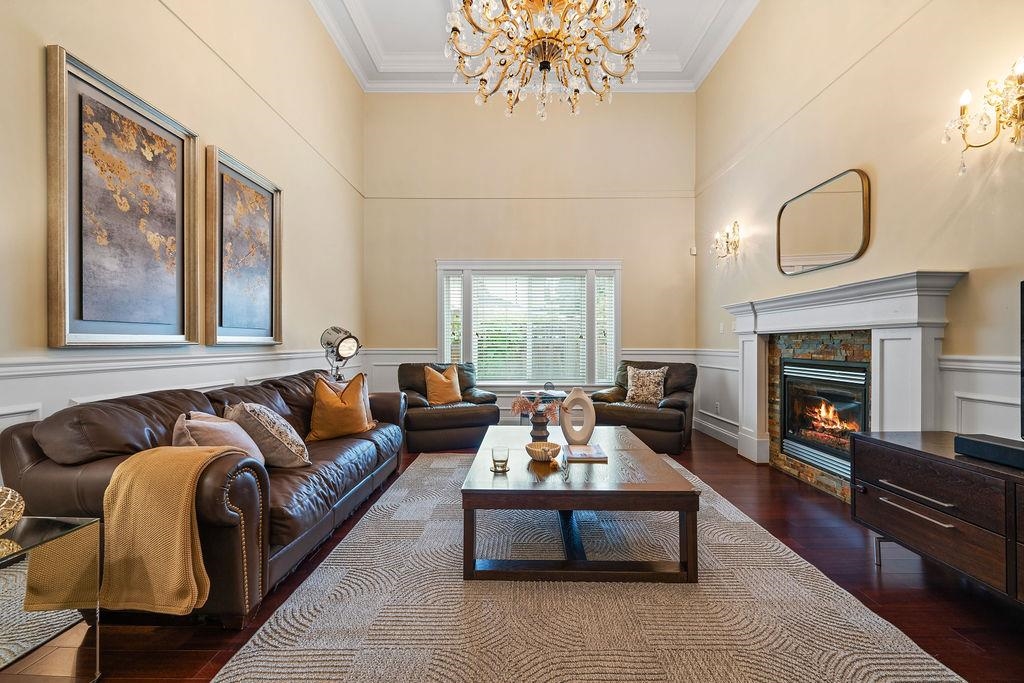 Kitchen Island Photo of 9200 Saunders Road, Richmond, BC