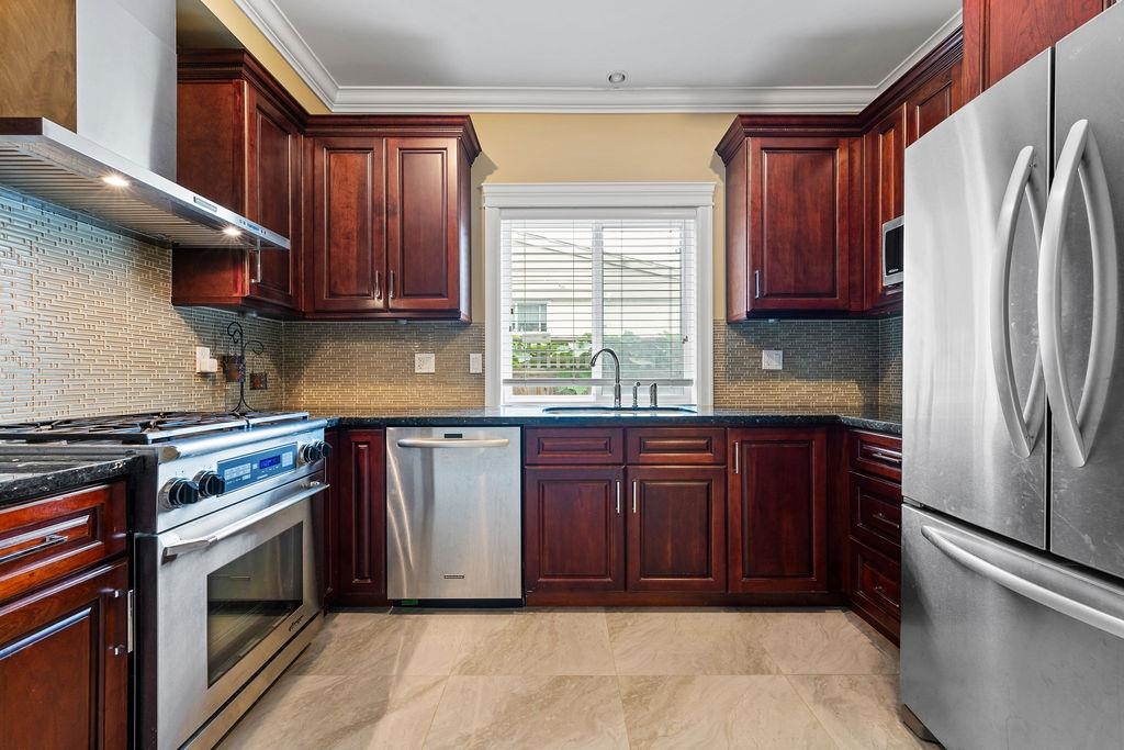 Outdoor Patio Photo of 9200 Saunders Road, Richmond, BC