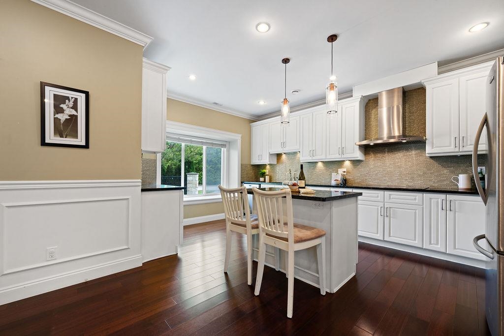 Primary Bathroom Photo of 9200 Saunders Road, Richmond, BC