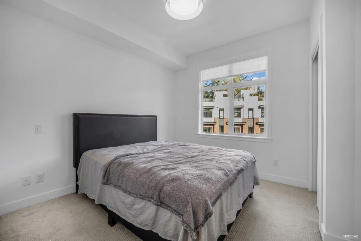 Entry Foyer Photo of 247 2035 Glenaire Drive, North Vancouver, BC