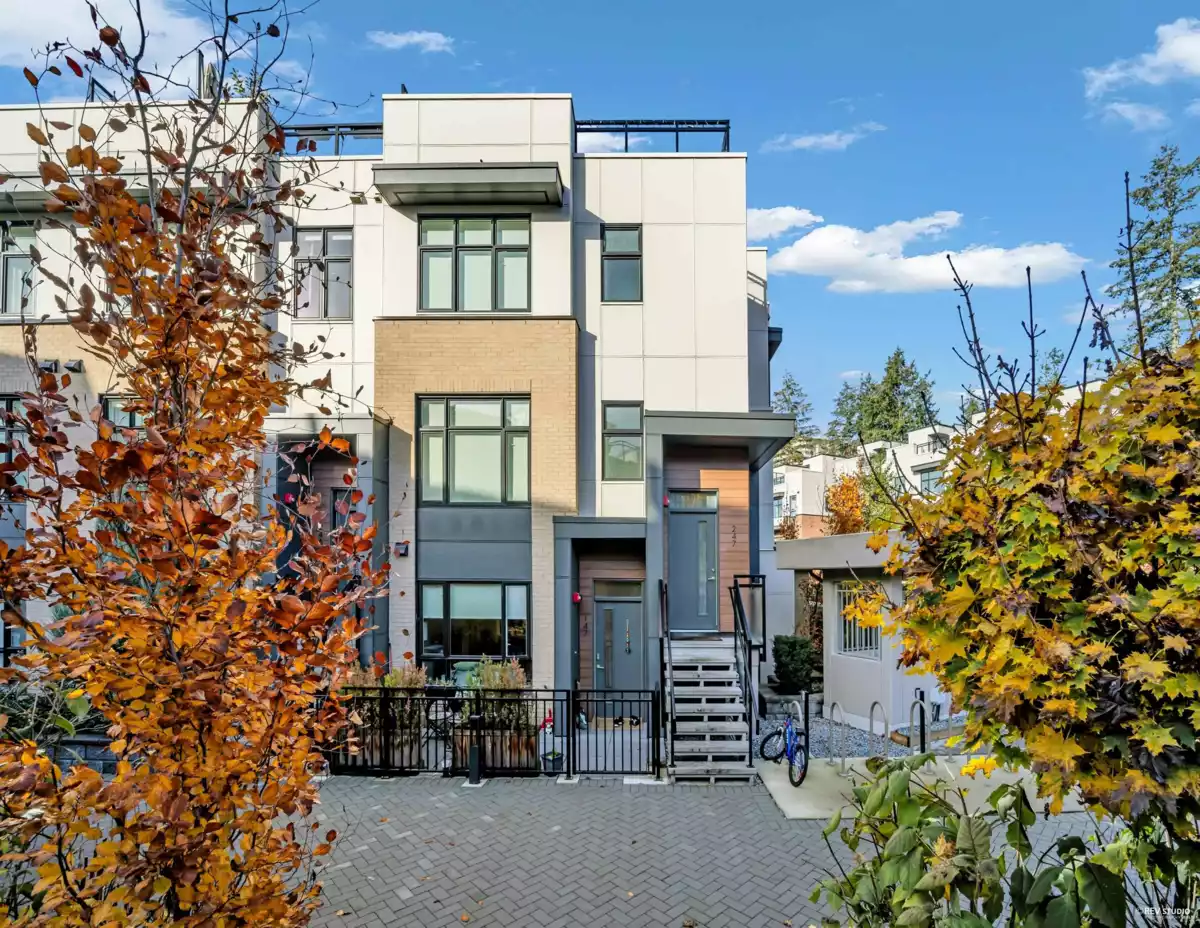 Front Yard Photo of 247 2035 Glenaire Drive, North Vancouver, BC