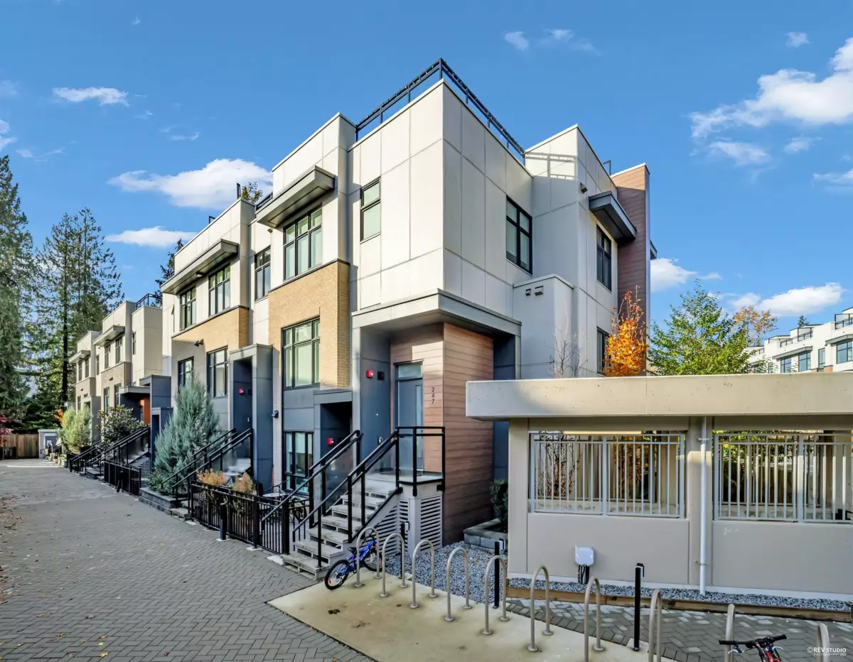 Garden / Landscaping Photo of 247 2035 Glenaire Drive, North Vancouver, BC