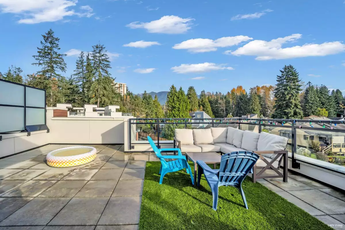 Hallway Photo of 247 2035 Glenaire Drive, North Vancouver, BC