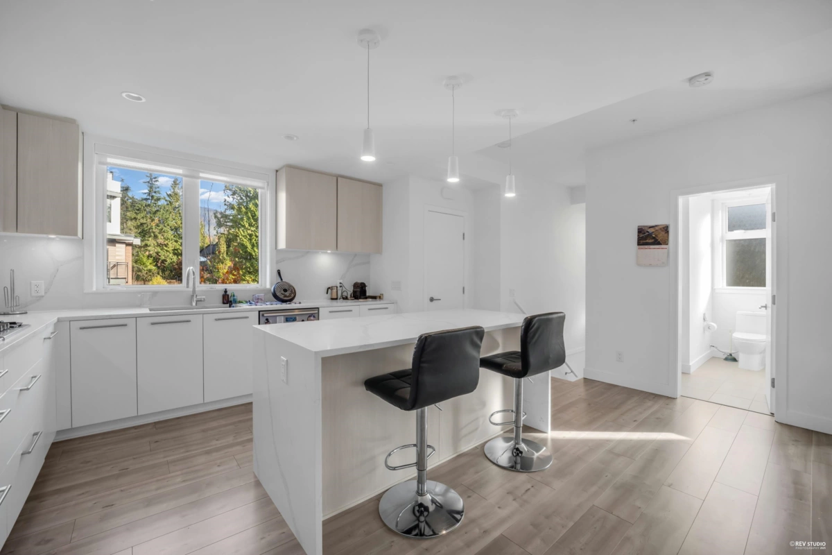 Kitchen Island Photo of 247 2035 Glenaire Drive, North Vancouver, BC