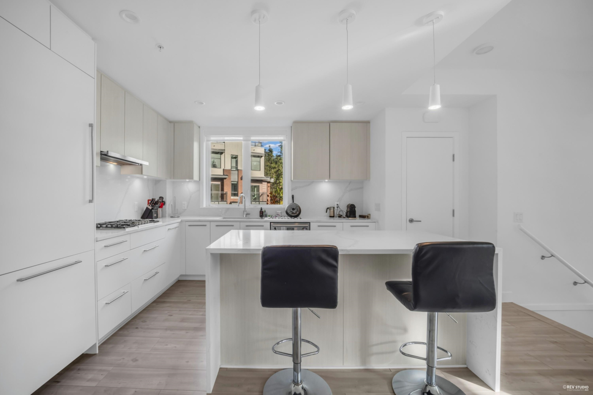 Kitchen Photo of 247 2035 Glenaire Drive, North Vancouver, BC
