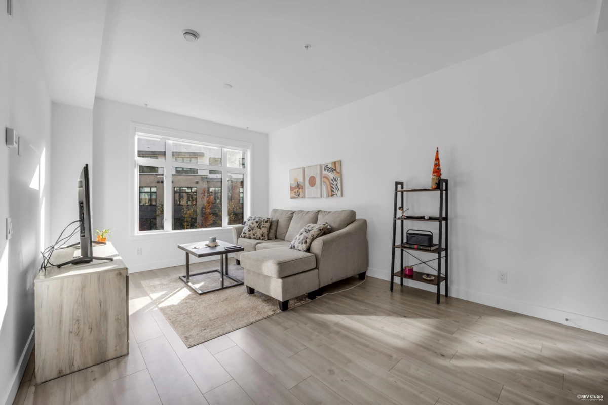 Primary Bathroom Photo of 247 2035 Glenaire Drive, North Vancouver, BC