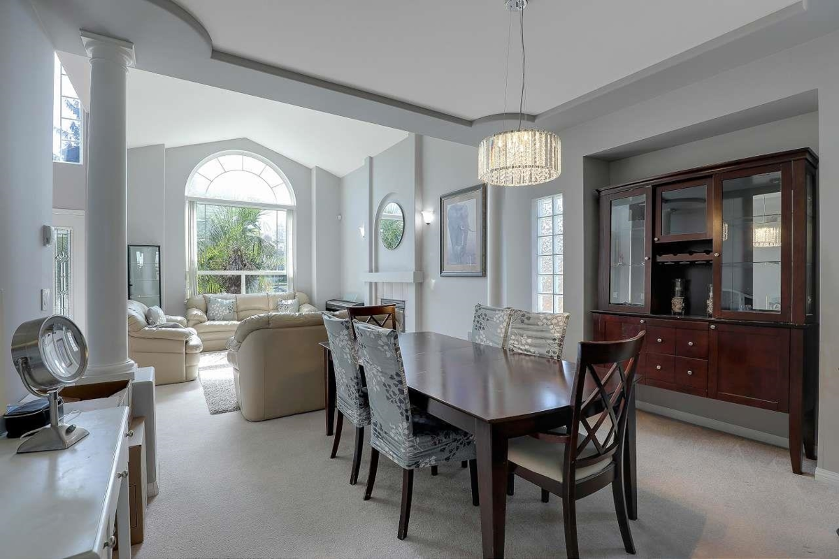 Dining Area Photo of 16865 80 Avenue, Surrey, BC