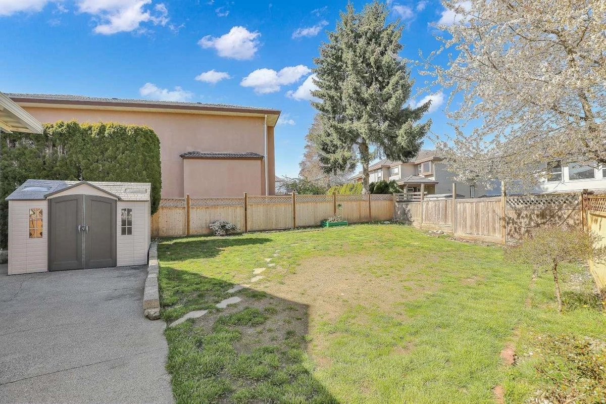 Hot Tub / Spa Photo of 16865 80 Avenue, Surrey, BC