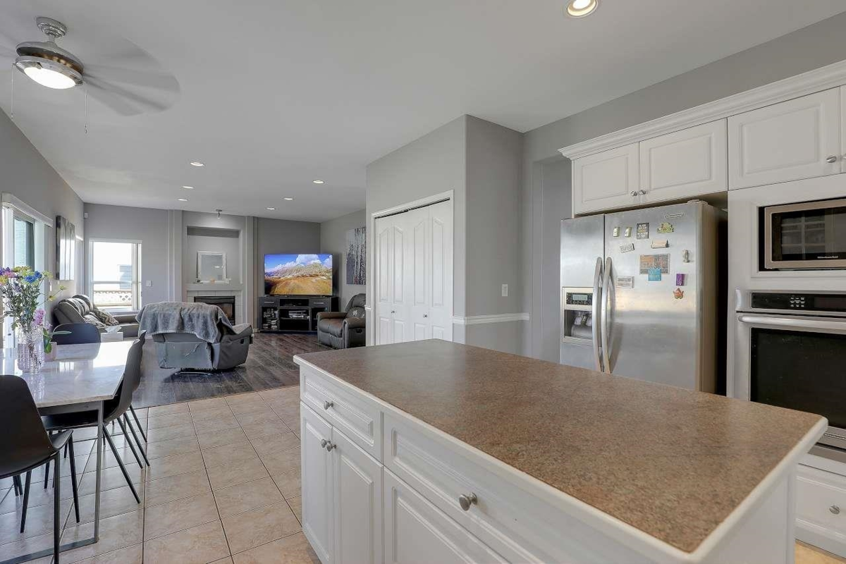 Primary Bathroom Photo of 16865 80 Avenue, Surrey, BC