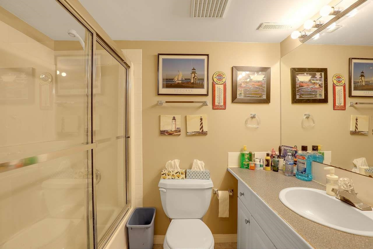 Swimming Pool Photo of 16865 80 Avenue, Surrey, BC