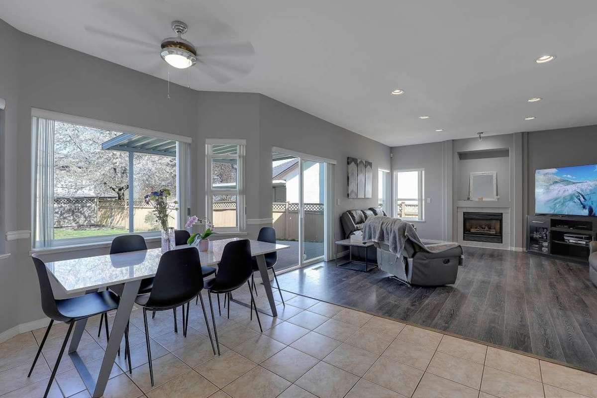 Walk-In Closet Photo of 16865 80 Avenue, Surrey, BC