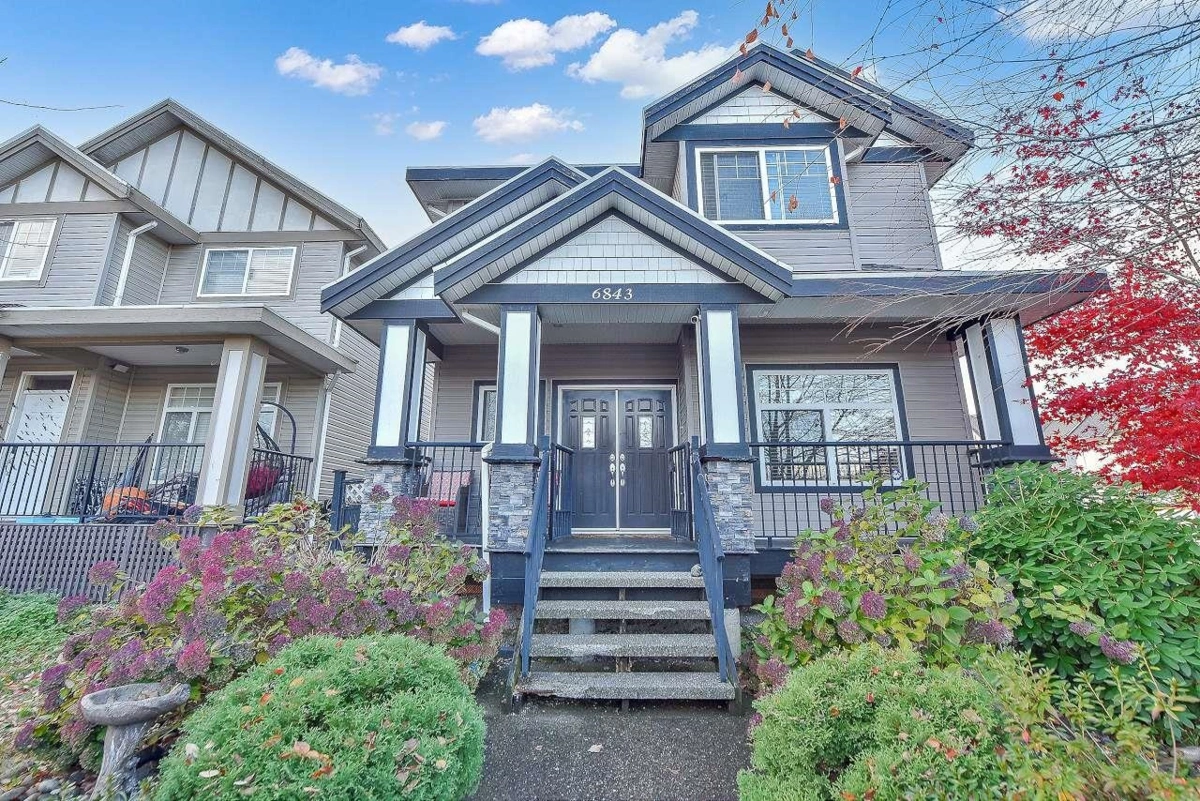 Breakfast Nook Photo of 6843 192nd Street, Surrey, BC