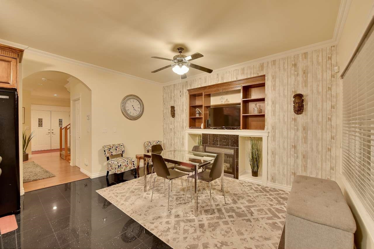 Entry Foyer Photo of 6843 192nd Street, Surrey, BC