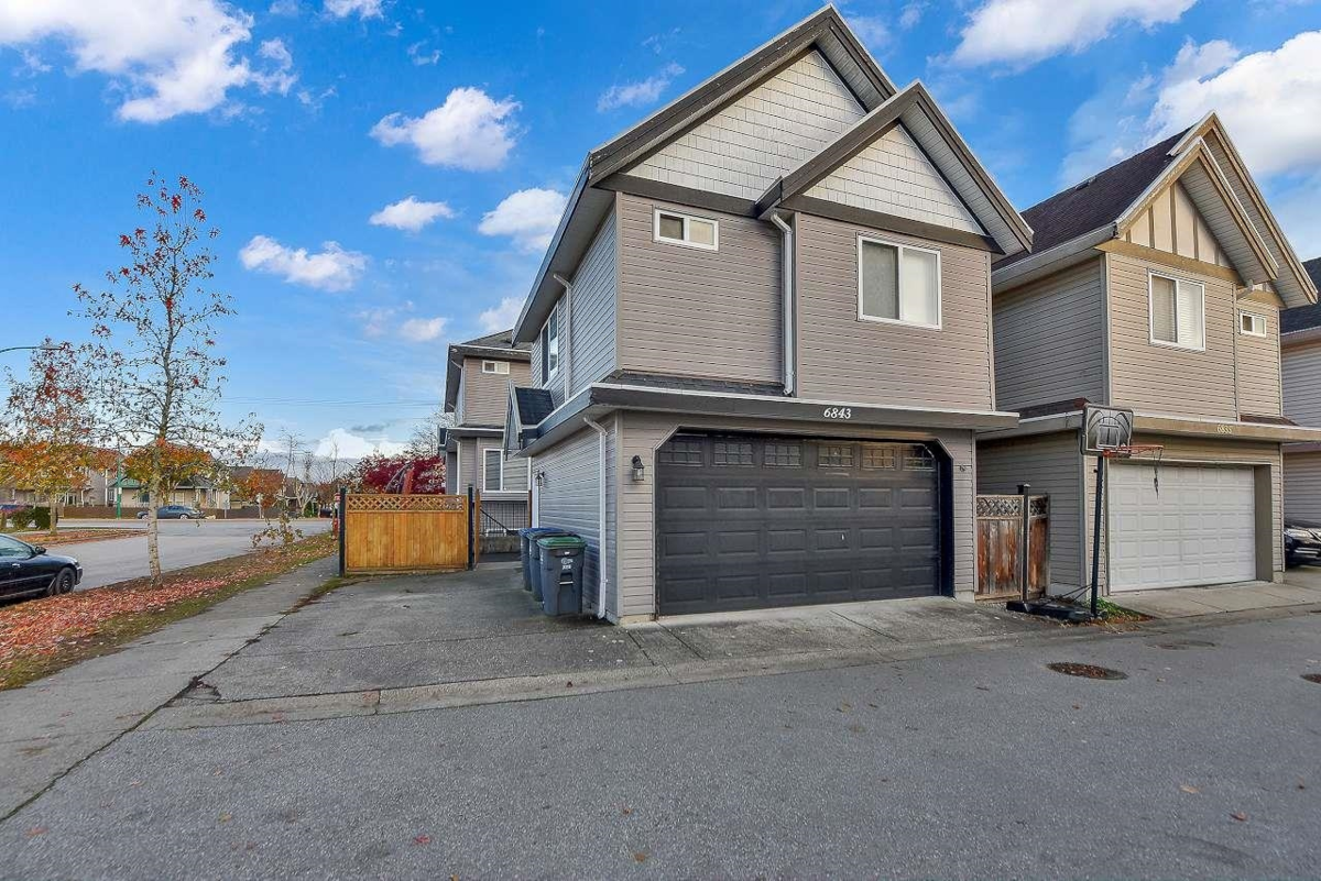Guest Bathroom Photo of 6843 192nd Street, Surrey, BC
