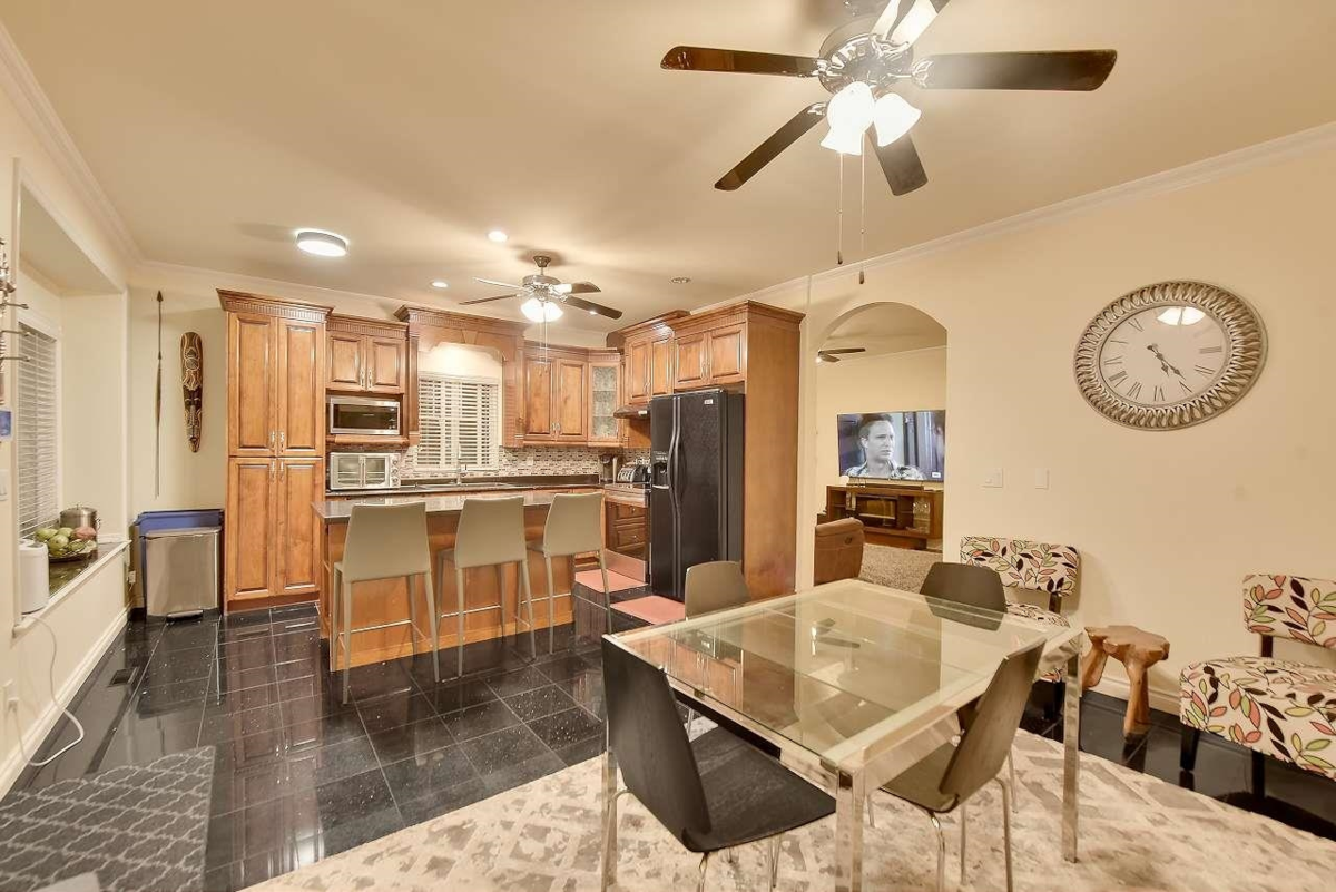 Hallway Photo of 6843 192nd Street, Surrey, BC