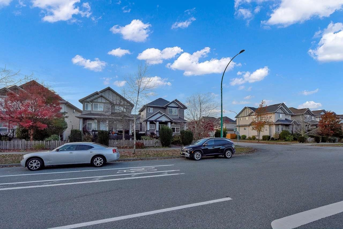 Kitchen Photo of 6843 192nd Street, Surrey, BC