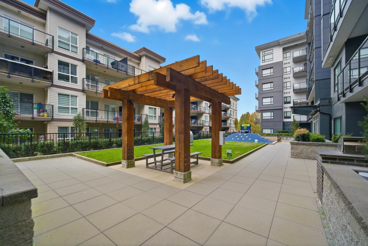 Hot Tub / Spa Photo of 225 10777 138 Street, Surrey, BC