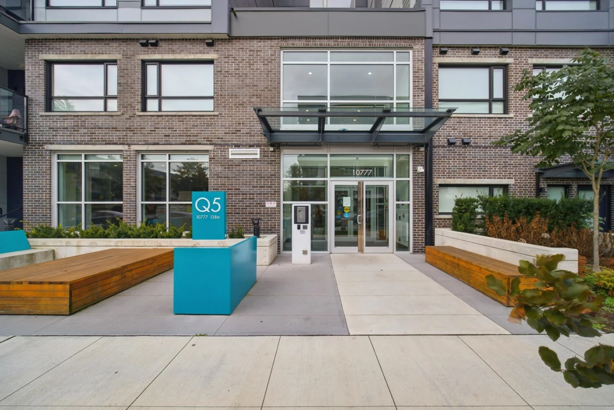 Living Room Photo of 225 10777 138 Street, Surrey, BC