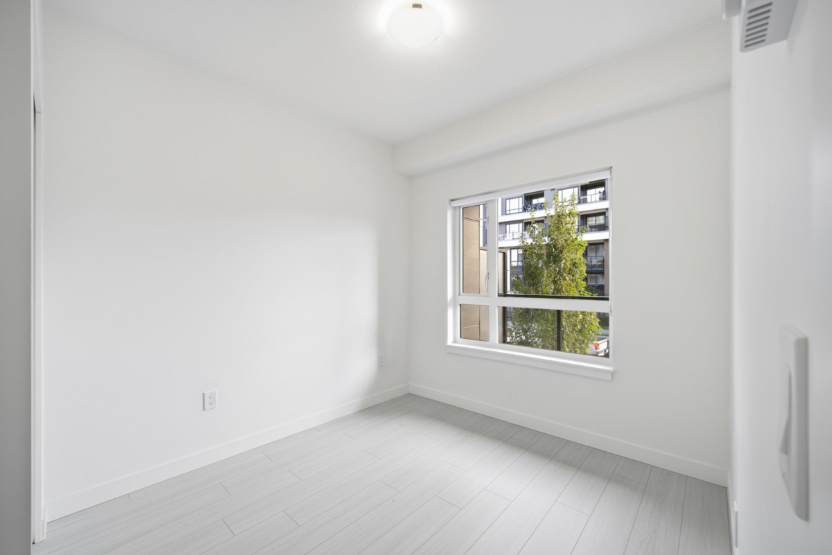 Mudroom Photo of 225 10777 138 Street, Surrey, BC