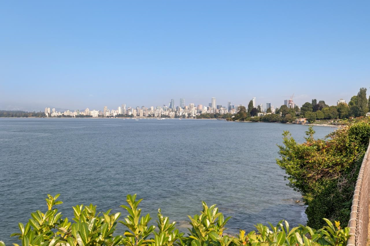 Backyard Photo of 3274 W 1st Avenue, Vancouver, BC