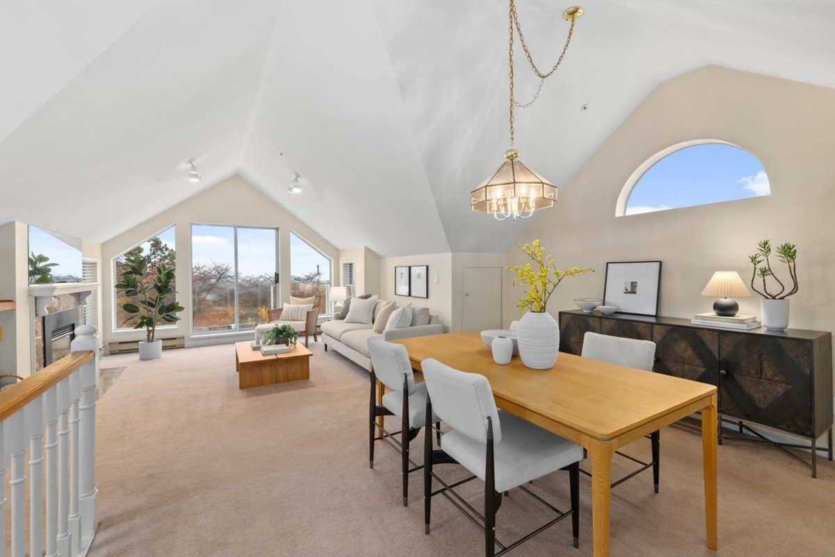 Breakfast Nook Photo of 3274 W 1st Avenue, Vancouver, BC