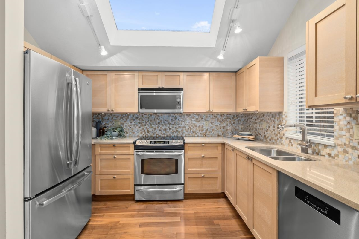 Primary Bathroom Photo of 3274 W 1st Avenue, Vancouver, BC