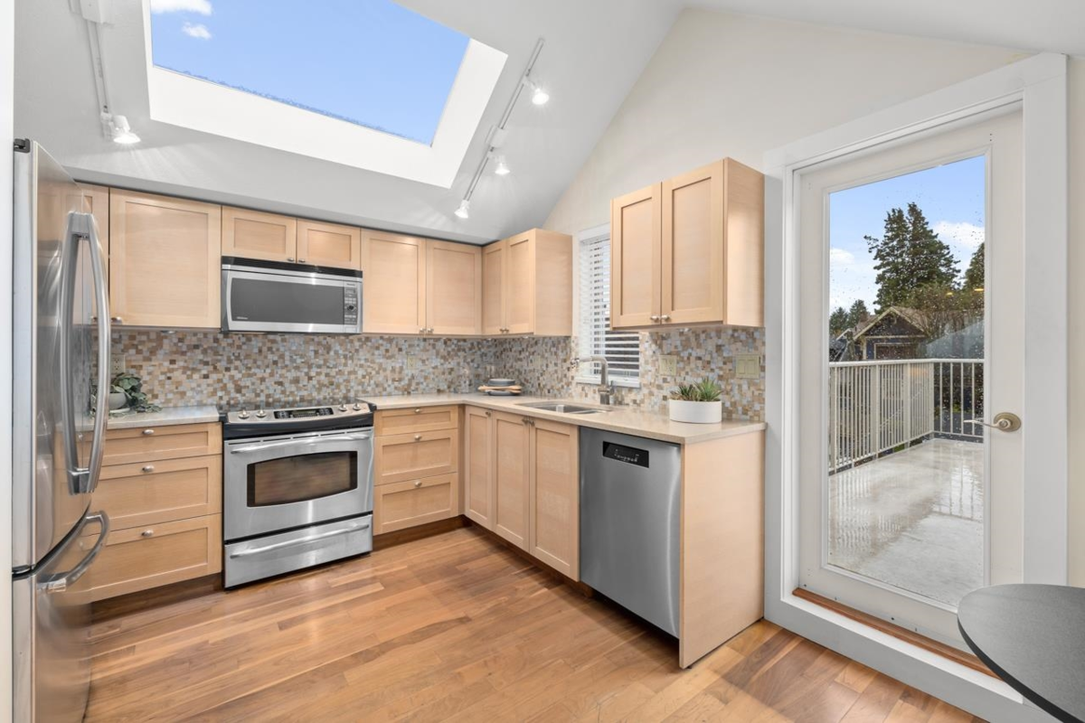 Walk-In Closet Photo of 3274 W 1st Avenue, Vancouver, BC