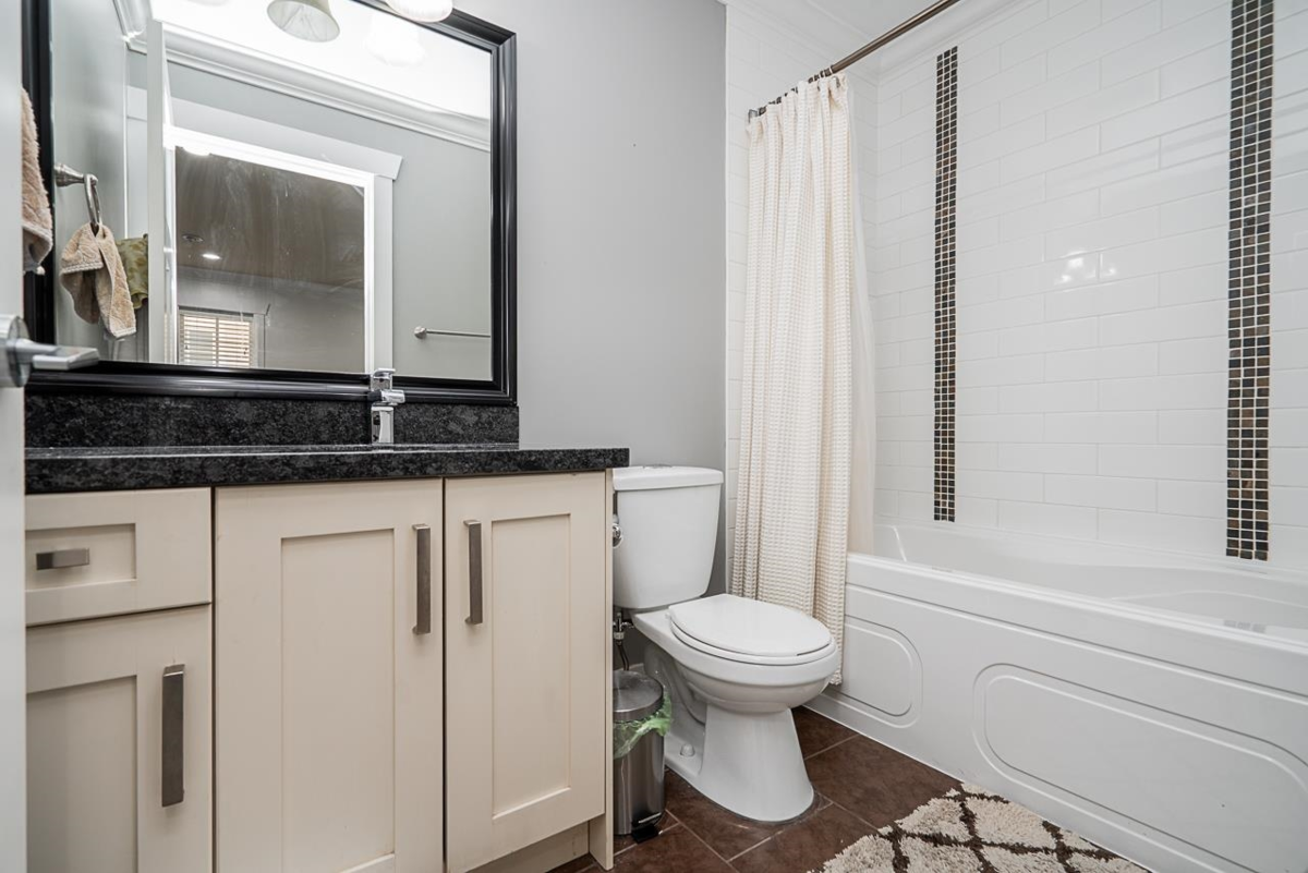 Hallway Photo of 7243 190 Street, Surrey, BC