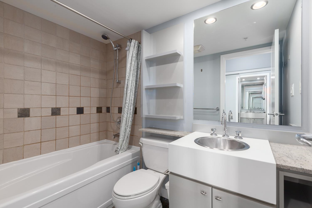 Hallway Photo of 2706 1438 Richards Street, Vancouver, BC