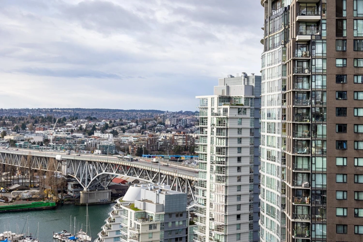 Walk-In Closet Photo of 2706 1438 Richards Street, Vancouver, BC