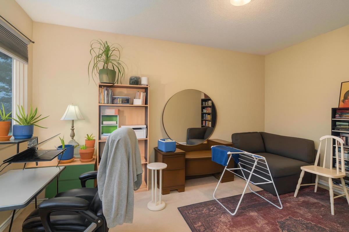 Kitchen Island Photo of 6 310 Highland Way, Port Moody, BC