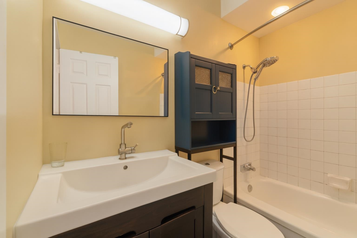 Kitchen Photo of 6 310 Highland Way, Port Moody, BC