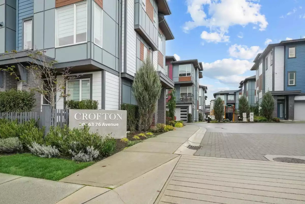 Living Room Photo of 29 20763 76 Avenue, Langley, BC