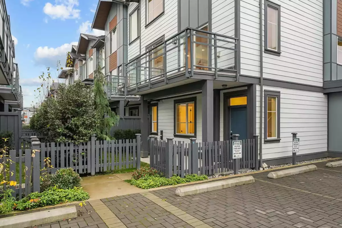 Outdoor Kitchen Photo of 29 20763 76 Avenue, Langley, BC