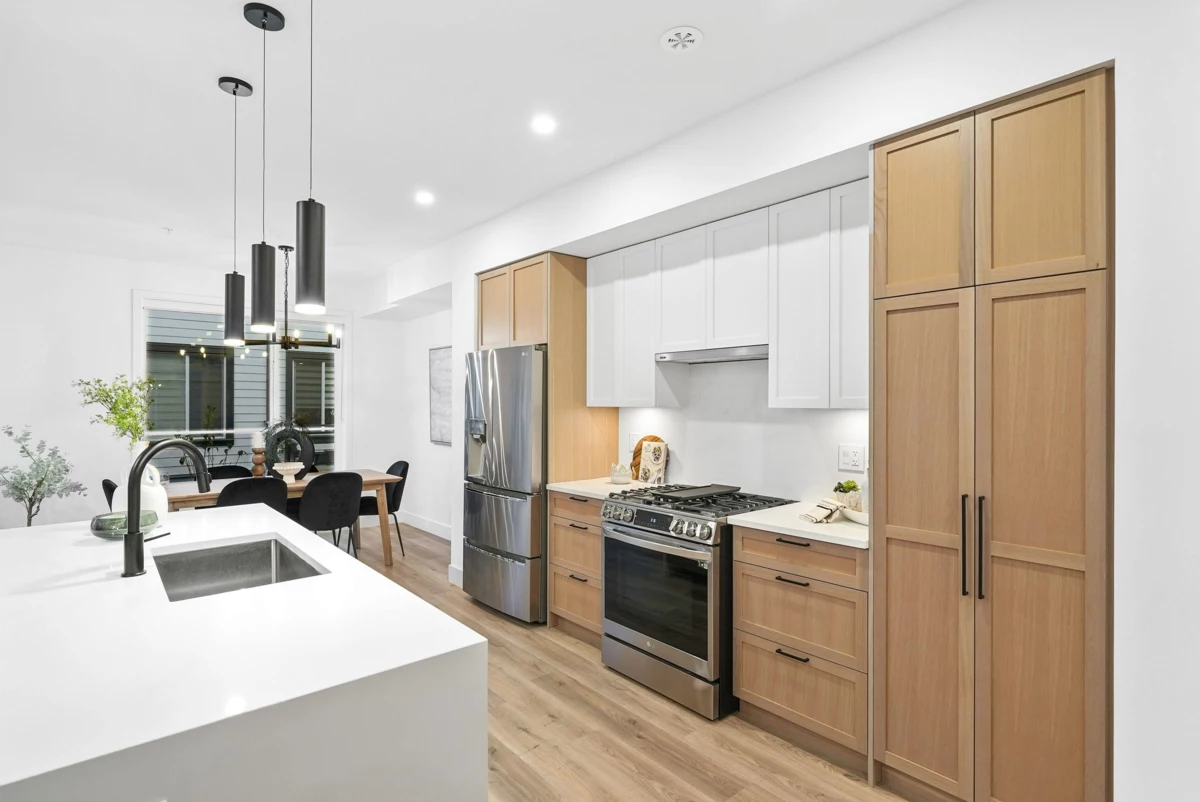 Walk-In Closet Photo of 29 20763 76 Avenue, Langley, BC