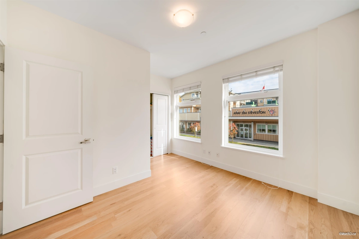 Breakfast Nook Photo of 1 3993 Chatham Street, Richmond, BC
