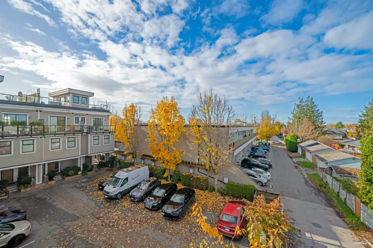 Hallway Photo of 1 3993 Chatham Street, Richmond, BC