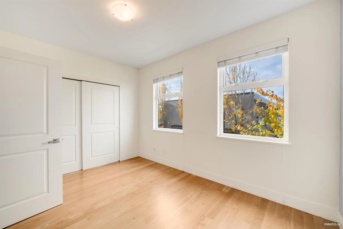Kitchen Island Photo of 1 3993 Chatham Street, Richmond, BC
